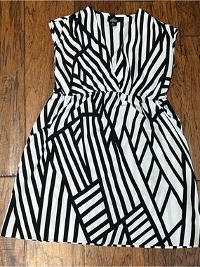 Loved by Heidi Klum sleeveless maternity abstract dress